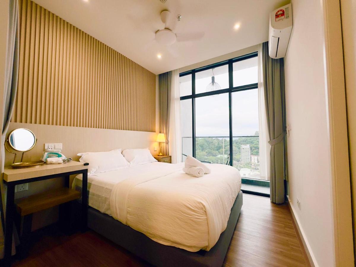 Two-Bedroom Deluxe Apartment with Balcony