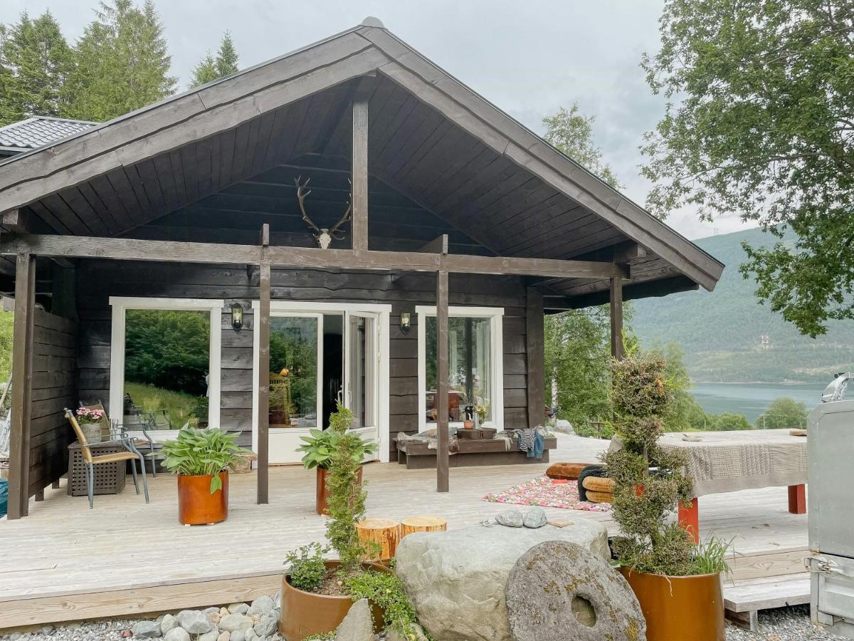 Cozy Modern Cabin In West Norway With View - B&B