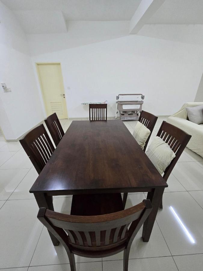 16pax 4R4B Seremban2 Matrix DTempat Sendayan WiFi - Chambres d'hôtes Seremban