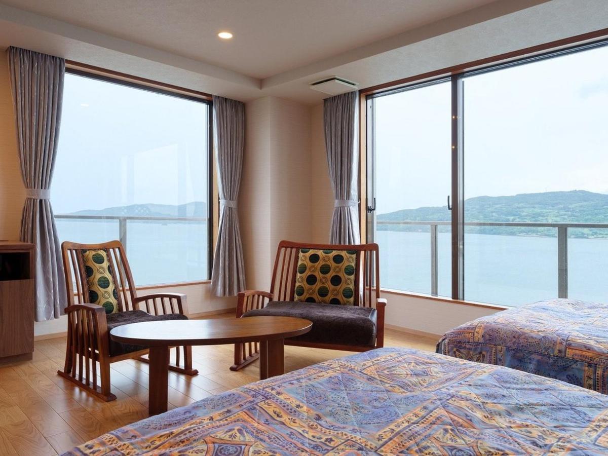 Ocean view Japanese-Western style room