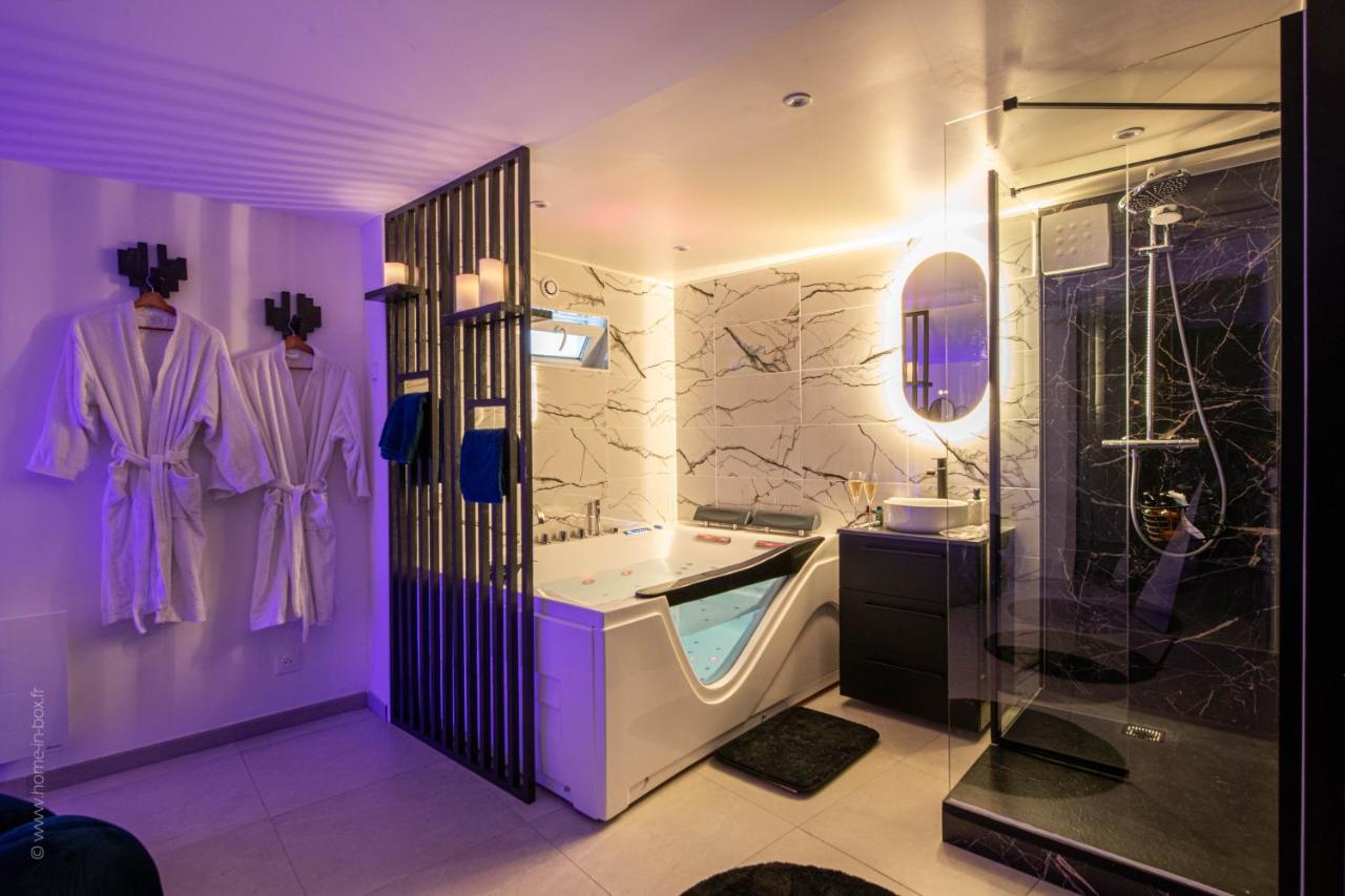 Love Room 91 avec Jacuzzi Privatif 30 min de Paris pour nuit insolite - B&B Longjumeau