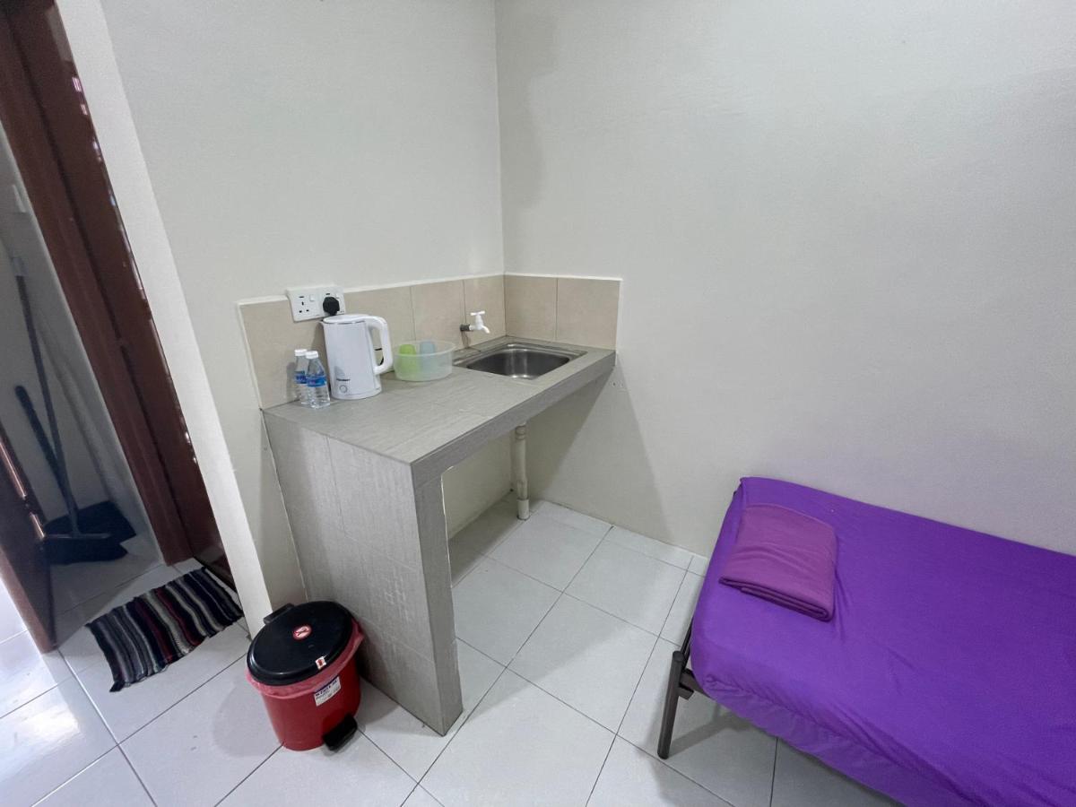 Bilik Rehat Aircond Pekan - Bed and Breakfast Pekan