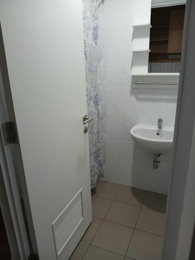 Skylounge Makassar Apartment - B&B Mandai