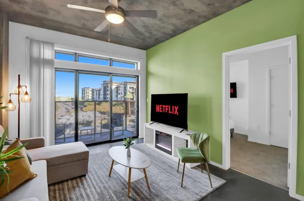 Centric 2BR In HEART of DTPHX Free Garage Parking - B&B Phoenix