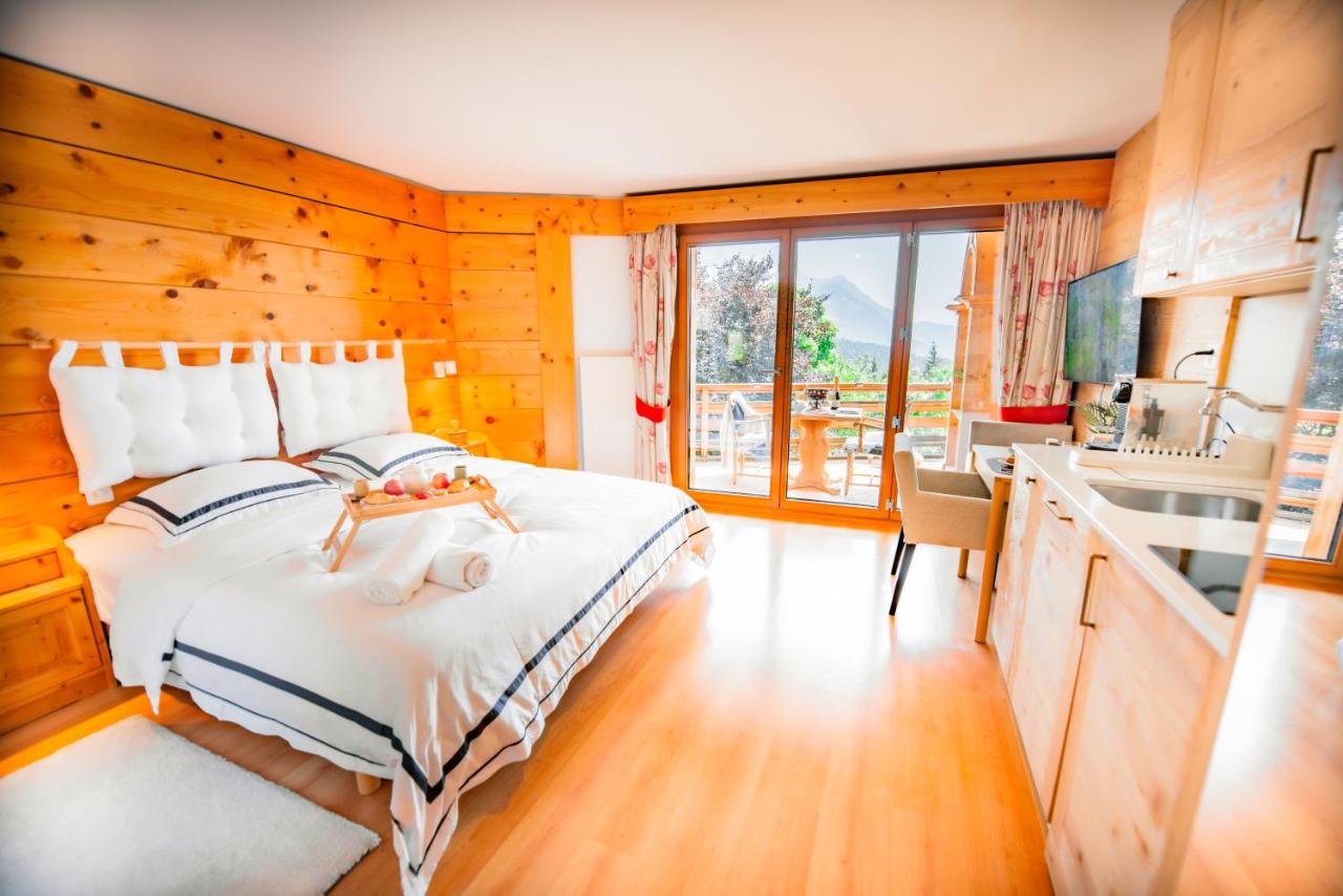 One-Bedroom Apartment with Balcony and Mountain View
