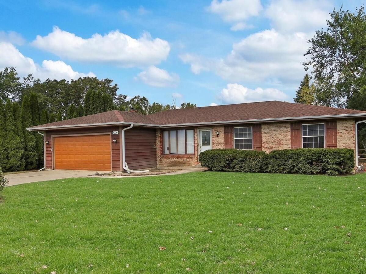 Modern Oasis: Gurnee Getaway - B&B