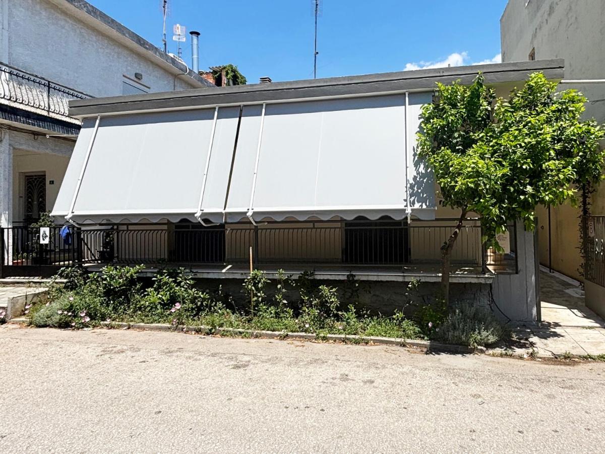 The Local Pin House - Ευρύχωρη μονοκατοικία, Λαμία - B&B