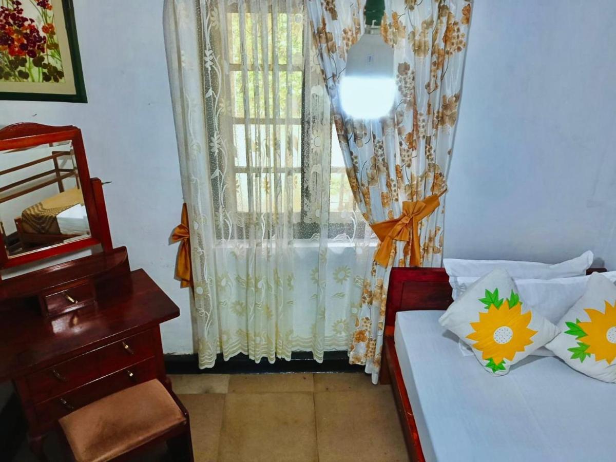 Single Room with Shared Bathroom