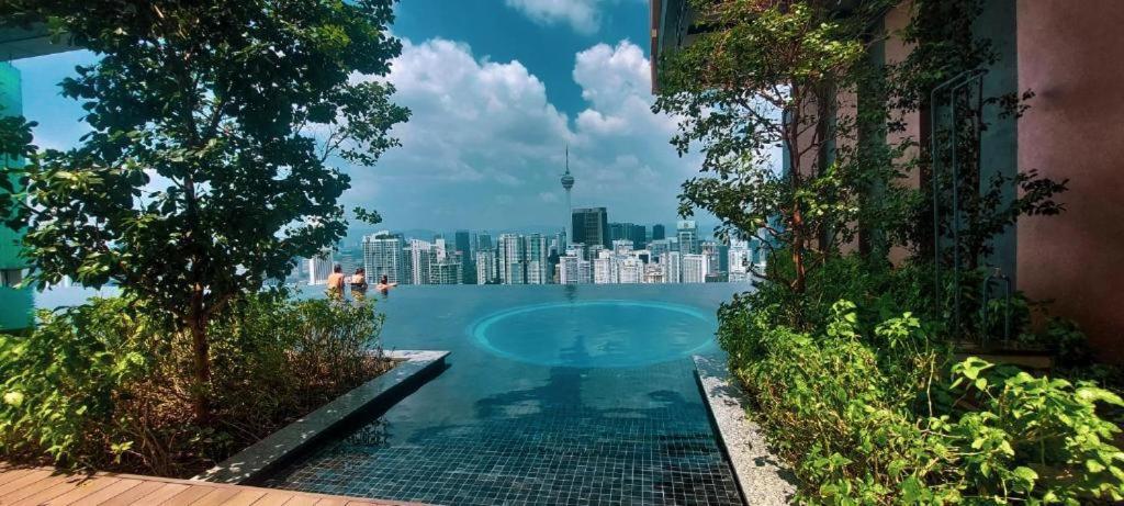 Lucentia Residences BBCC LaLaport - B&B