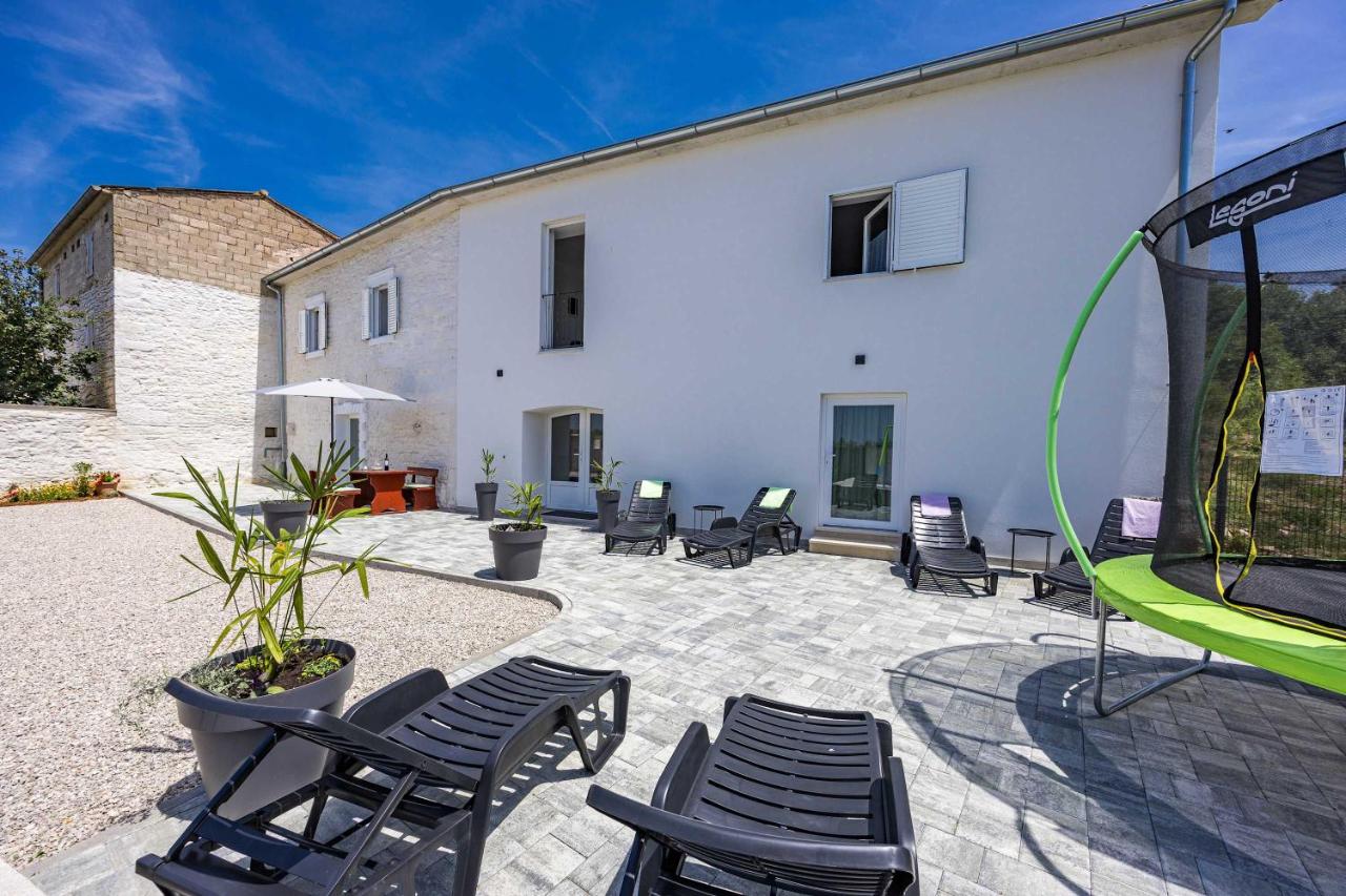 Lara Holiday Home - B&B Kanfanar