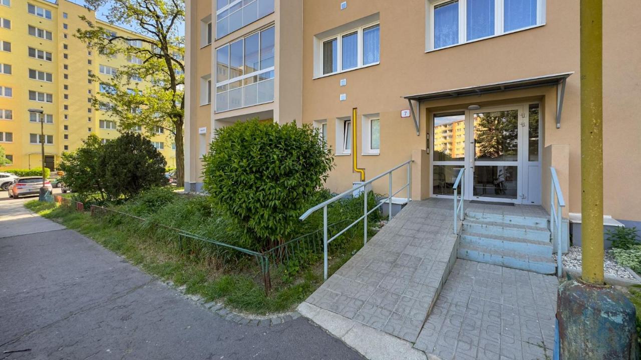 FLEXIHOME sk - SNP 7 - four room apartment, AC, loggia - B&B