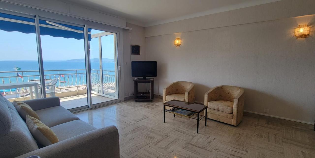 Apartment with terrace at the foot of the beach - Ferienwohnung Saint-Raphaël