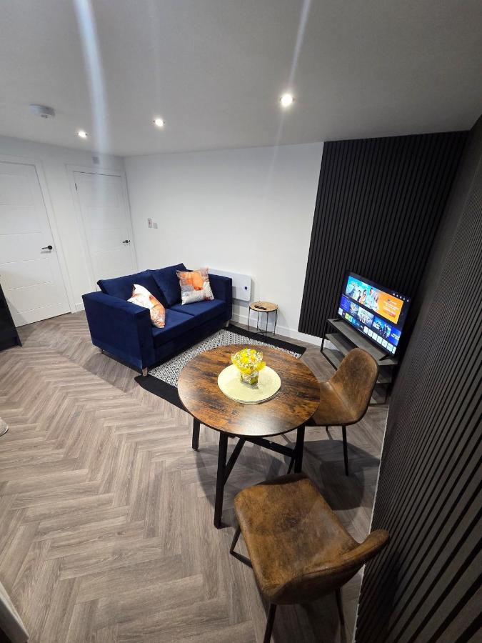 Courtyard High Spec Apartment in Town Centre - B&B Blackburn