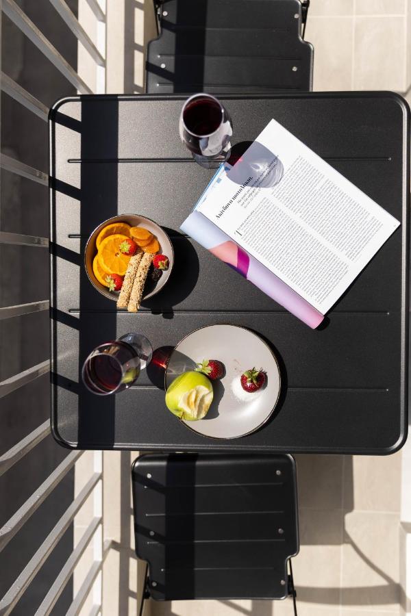 Modern Warmth Designed for Rest & Flow - Chambres d'hôtes Thessalonique
