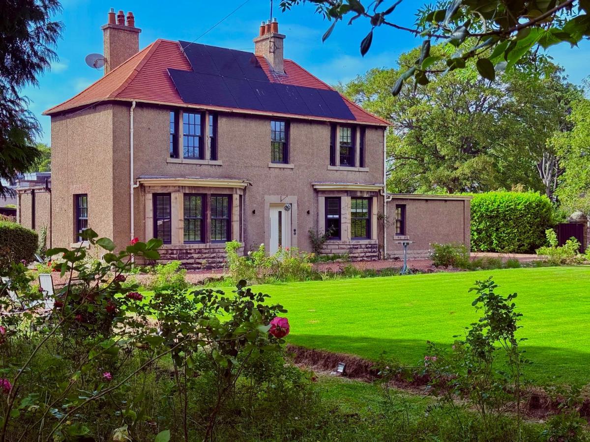 Red Roofs - 5BR Luxury - Large Gardens - EV Point - Near Edinburgh - Ferienwohnung Newtongrange