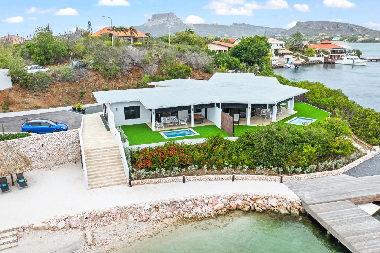 Dolce Vita Beach, Waterfront Bungalows with Private Beach - Ferienwohnung Willemstad