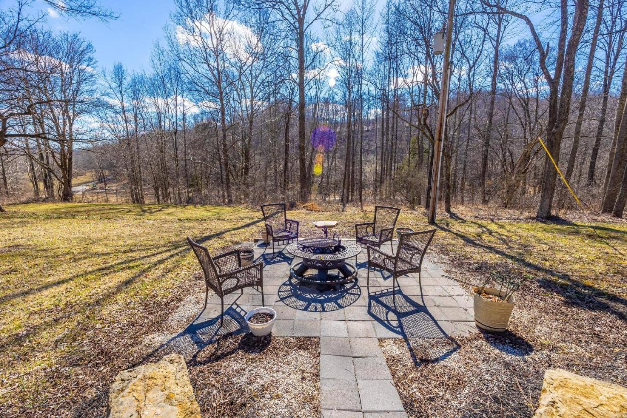 Secluded Cabin w/ Hot tub near French Lick, IN - B&B French Lick