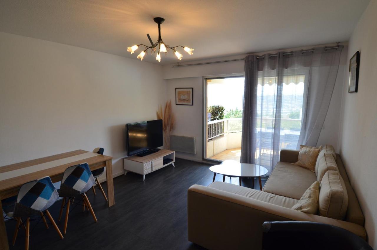 PLEIN CIEL - Appartement 5 personnes avec piscine sur la Corniche Fleurie à Nice - Chambres d'hôtes Nice