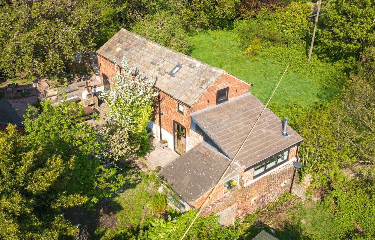 Luxury Escape with Cinema, Pool Table & Darts - Ferienwohnung Leeds