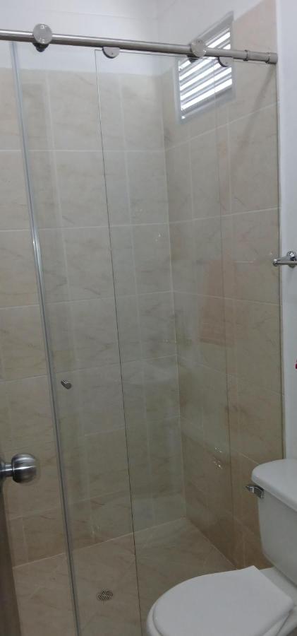 Apartamento 2 habitaciones aire acondicionado en Sopetran Unidad res Piscinas sol y descanso - Chambres d'hôtes Sopetrán