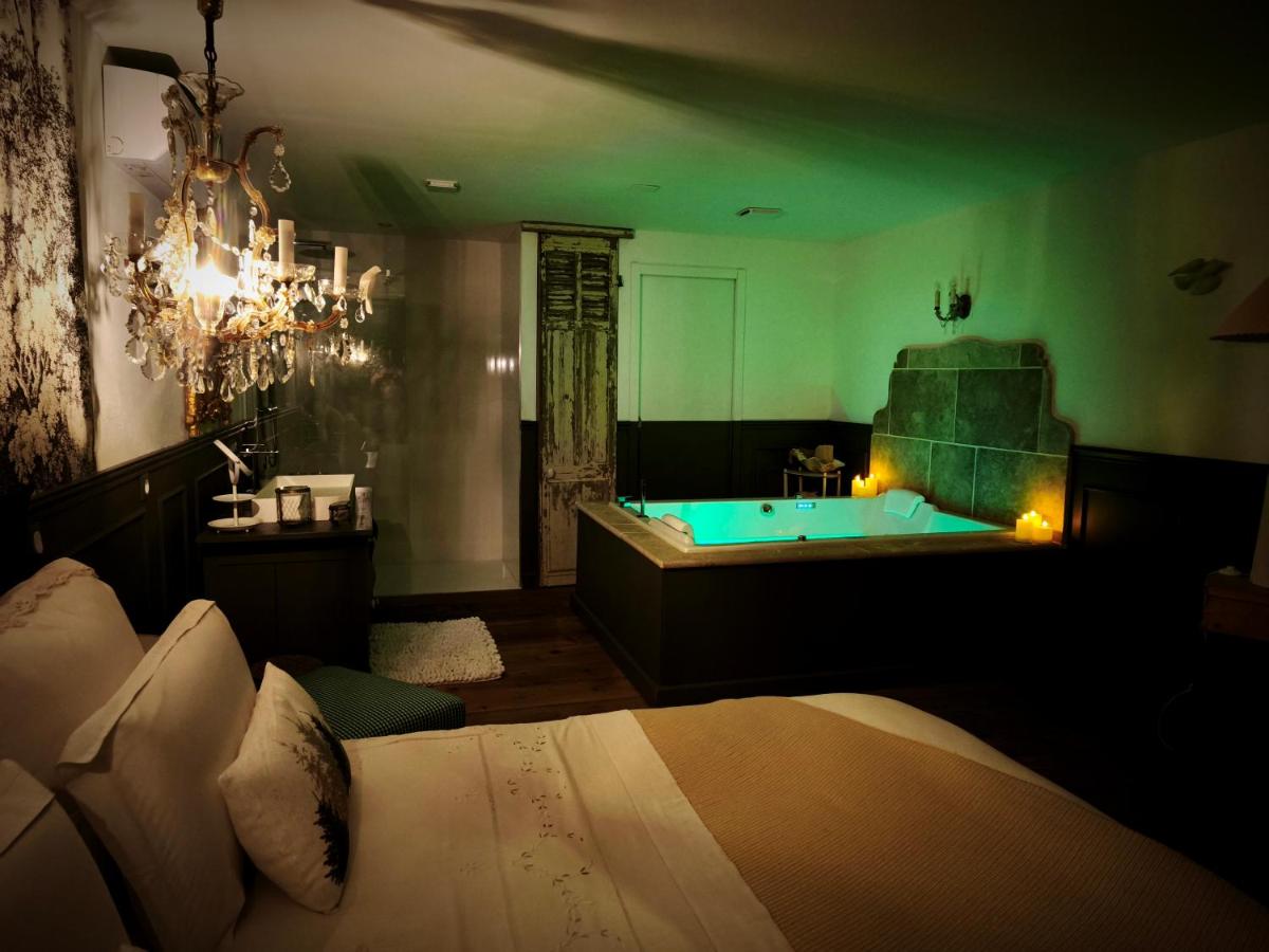 Deluxe Suite mit Whirlpool-Badewanne