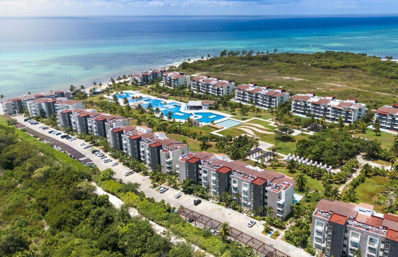 Luxury 3 Bedroom Condo - Beachfront Complex at Mareazul - Buena Vida - B&B Playa del Carmen