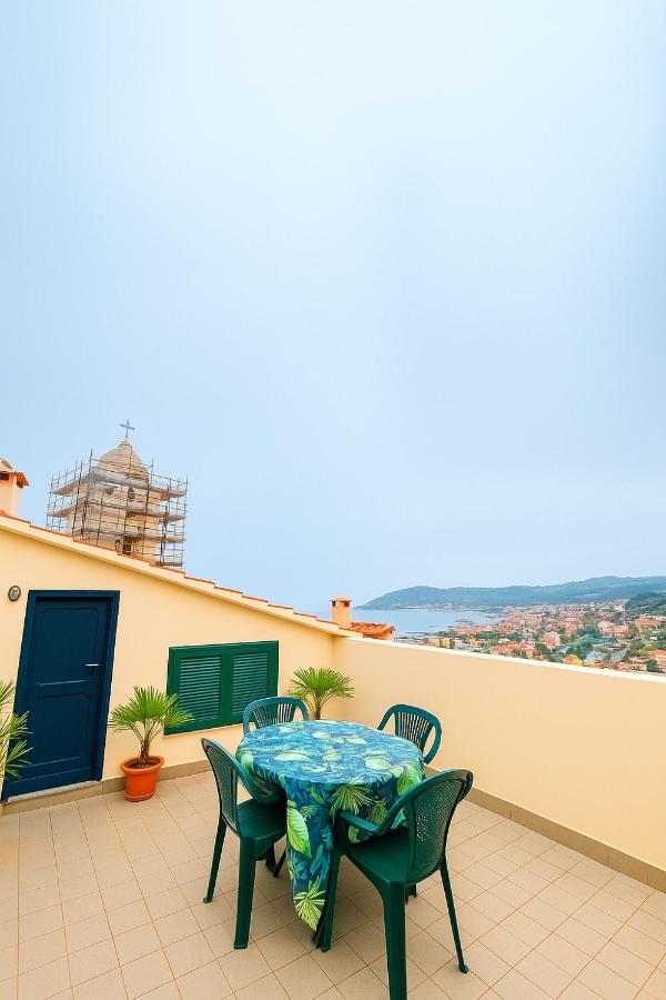 Casa della Colombaia with sea view terrace - B&B Cervo