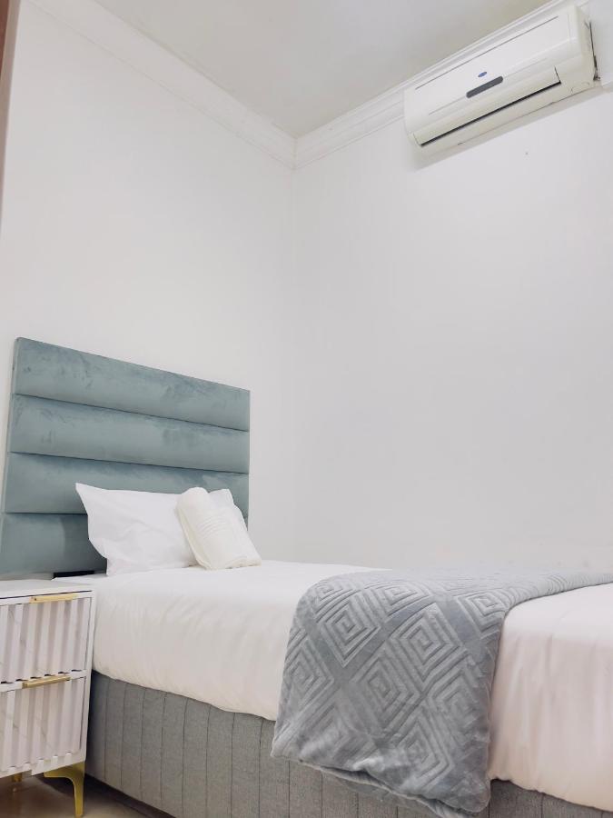 Chambre Simple avec Salle de Bains Commune