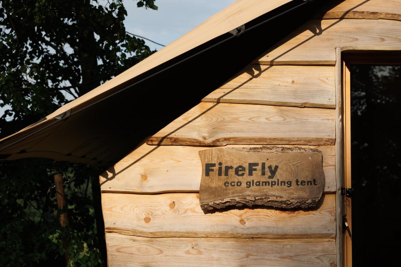 Lakeside Glamping Tents Mažijev Grič - Chambres d’hôtes Gradišče pri Lukovici