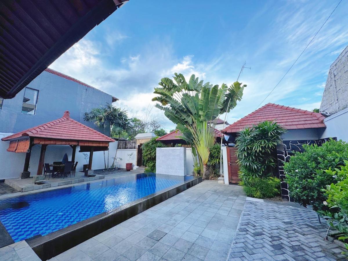 Brady's 3 bedrooms Villa Center of Sanur - Chambres d’hôtes Sanur
