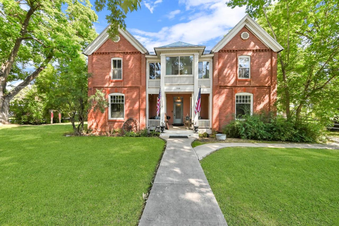 Valley House Inn Log Haven Suite - Bed and Breakfast Huntsville