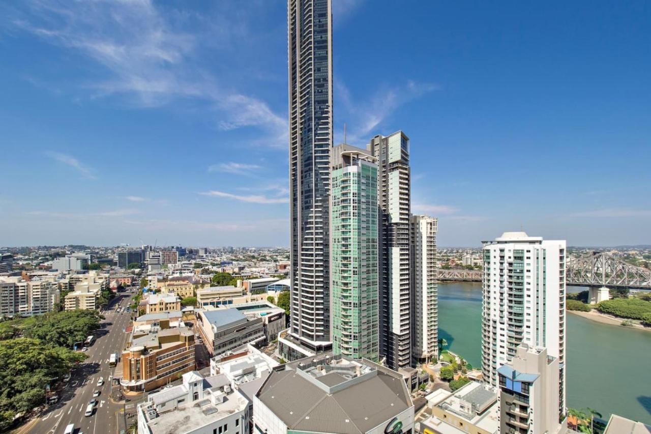 Elevated CBD Living 2BR with Skyline Views - Ferienwohnung Brisbane