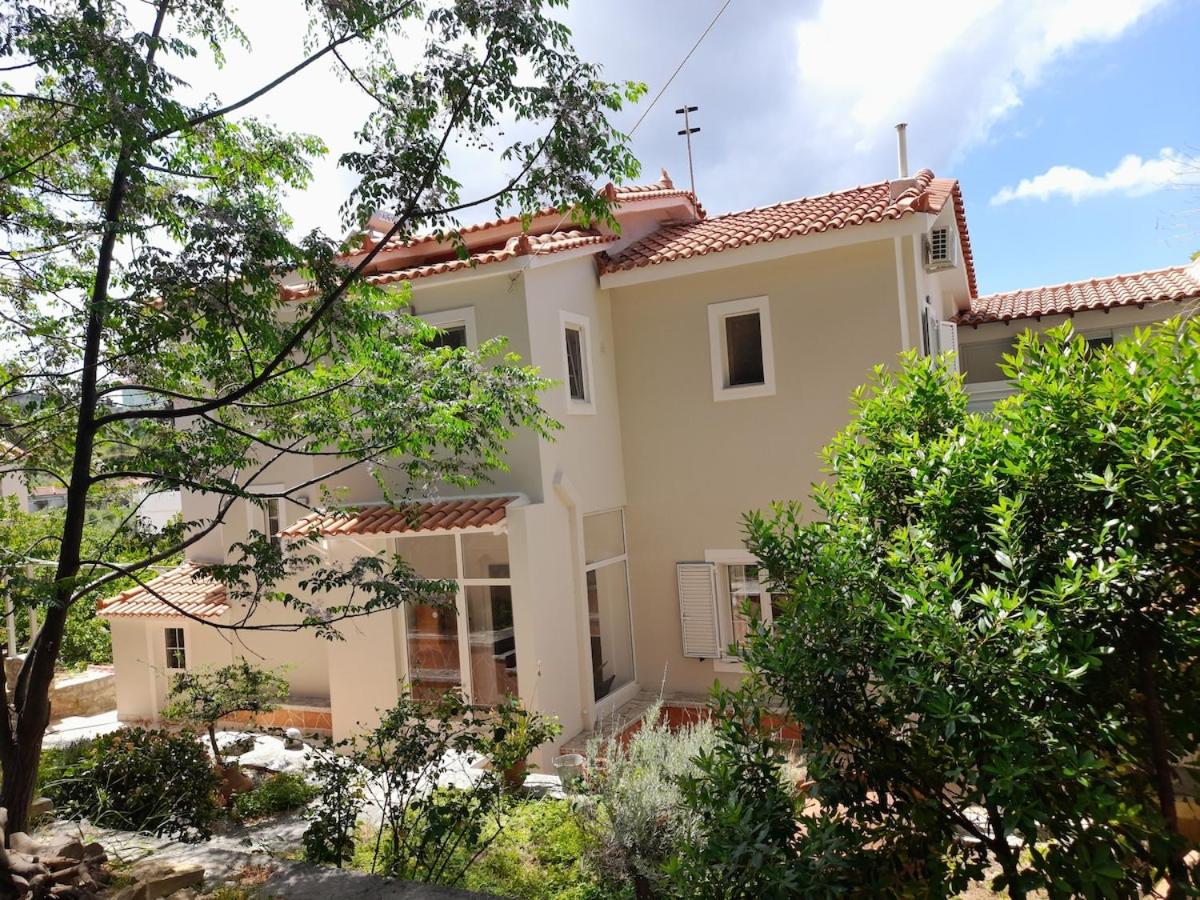 Melody, Ground floor cottage Karlovasi Samos - Bed and Breakfast Néon Karlovásion