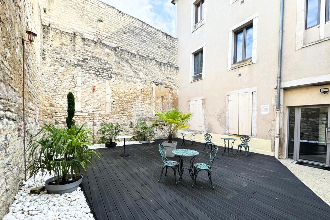Le Midtown - By BEST KEYS - Idéal Pro & Couple - Grande Terrasse & Lumineux - Centre-Ville - Smart TV Netflix & WiFi Fibre - Check-in Autonome - Parking Facile - Calme & Confort Premium - Chambres d’hôtes