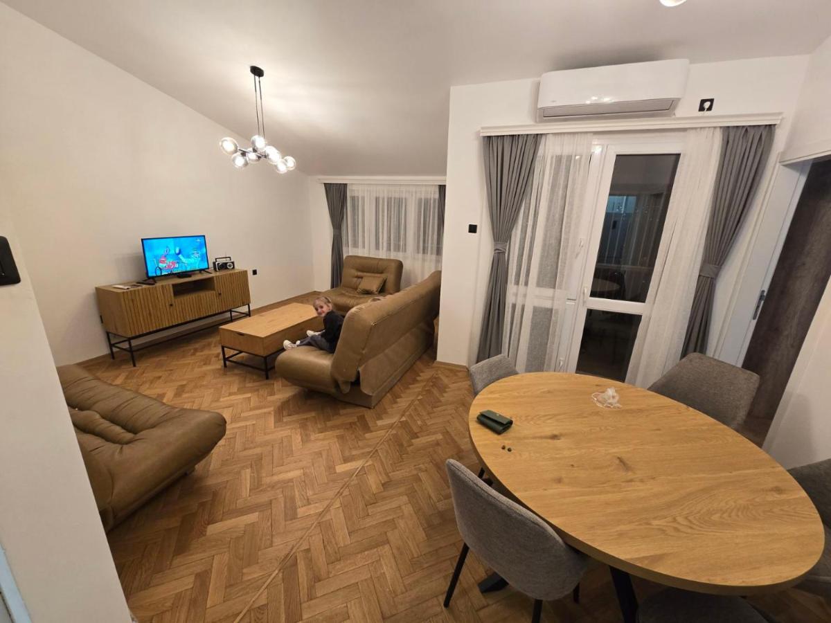 Dvosoban stan na dan Bar - Ferienwohnung Bar