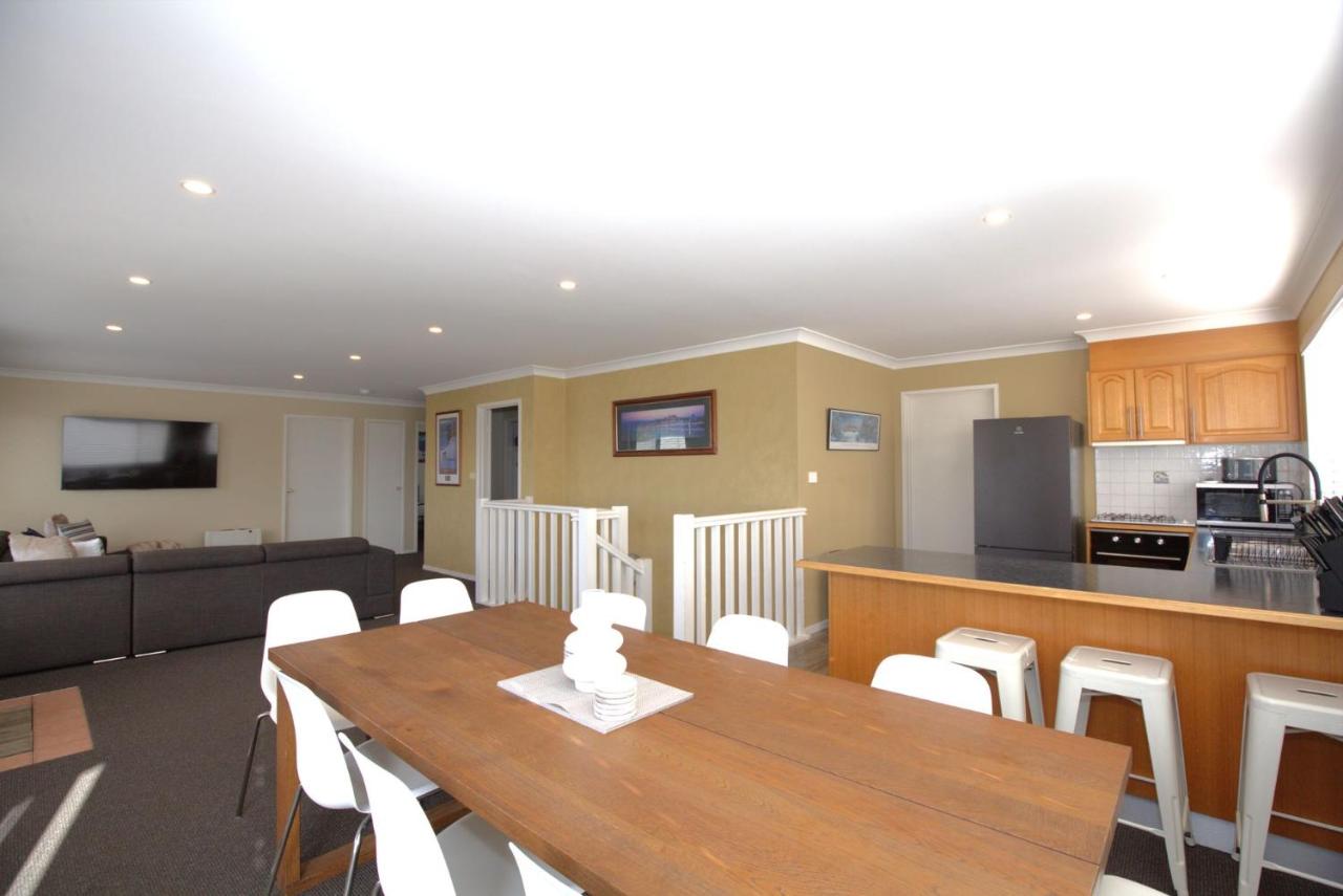 Chalet De Neige 2 9 Jillamatong Street - B&B Jindabyne