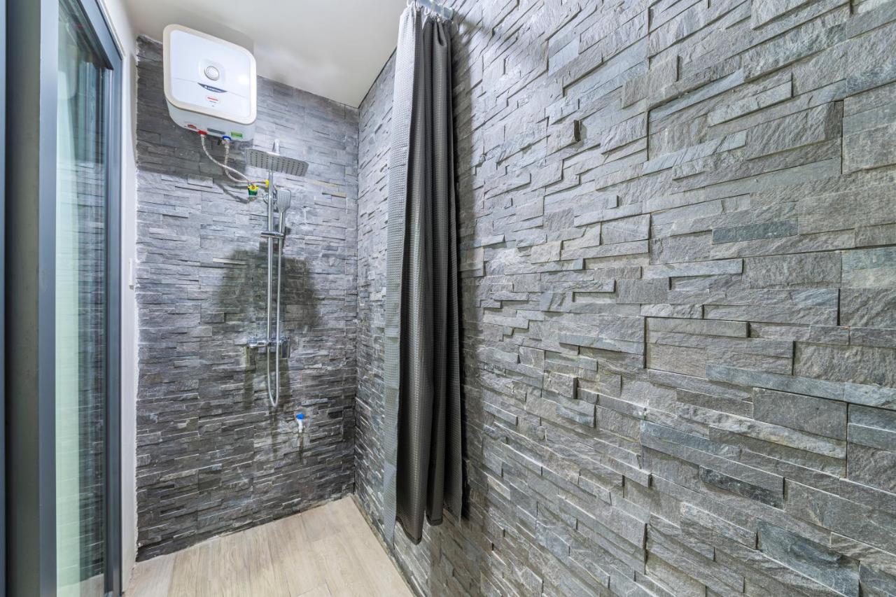 One-Bedroom Apartment with Balcony