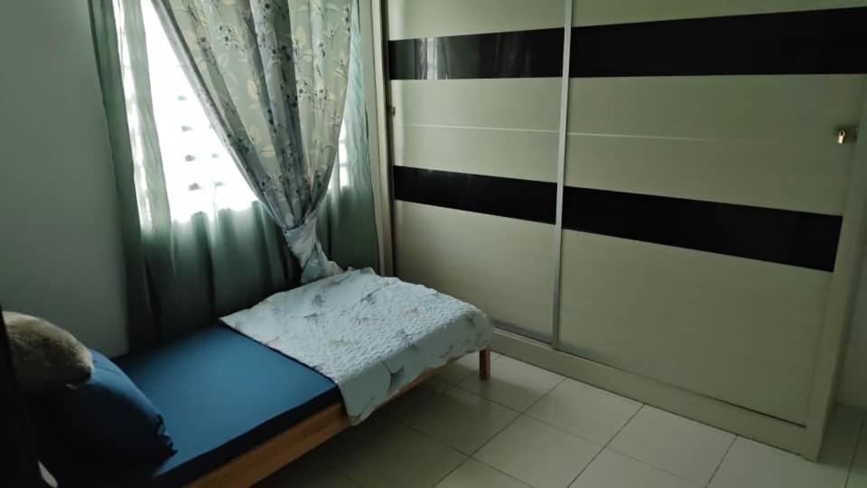 Homestay GhomahZz - B&B