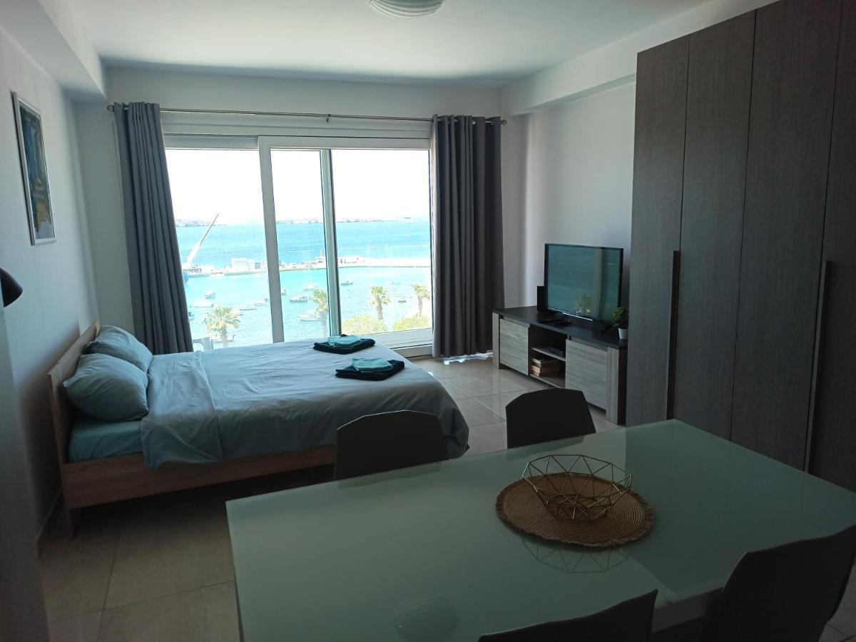 Seafront studio apartment San Paul's Bay - Ferienwohnung St Paul's Bay