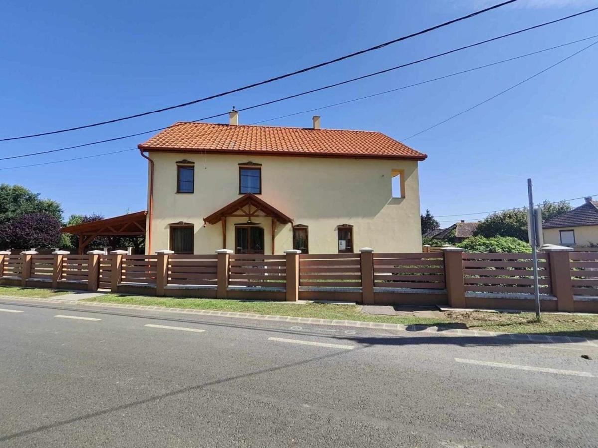 Farkas Vendégház Szabolcs - B&B