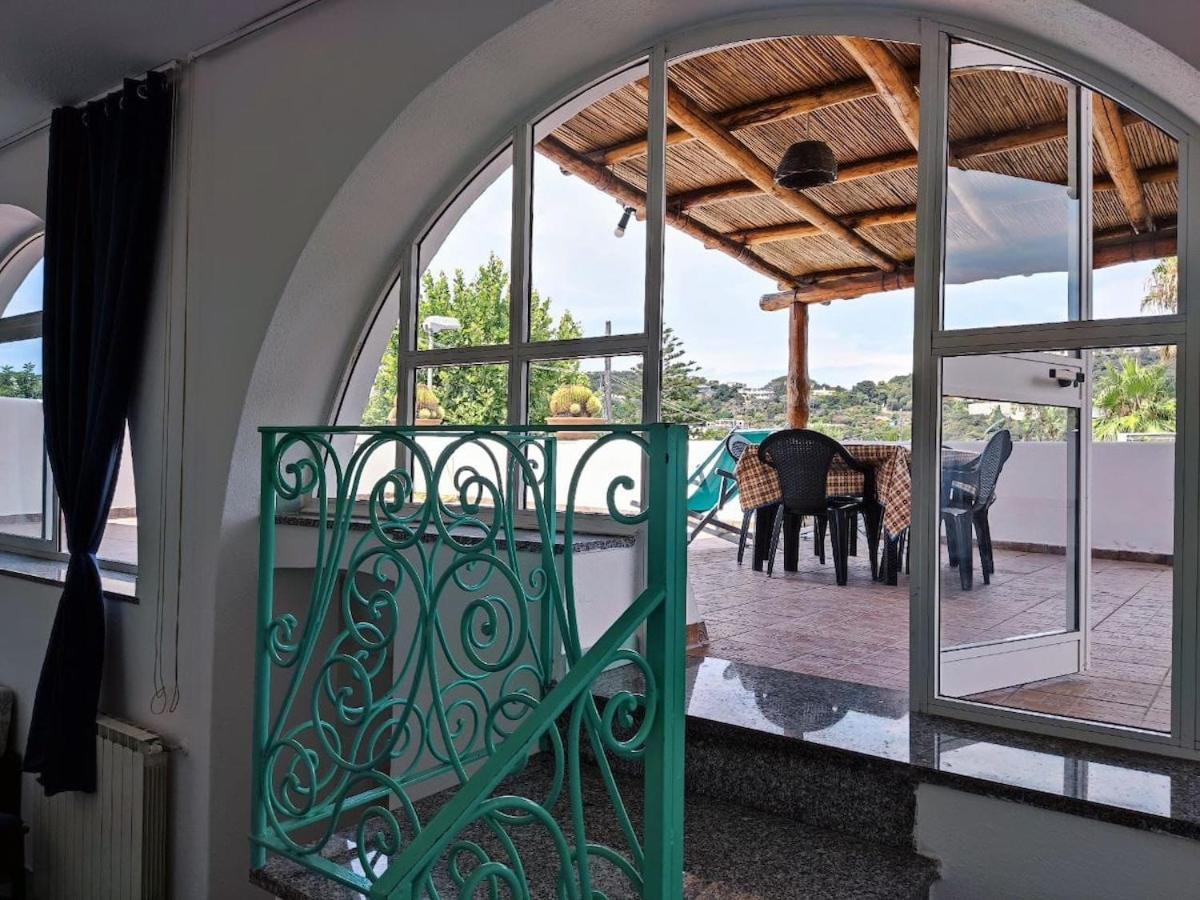 Sunny Terrace Retreat - B&B Ischia