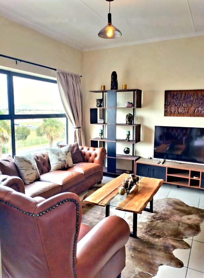 Blouberg Luxury Oasis With Pool & Scenic Mountain Views - B&B Città del Capo