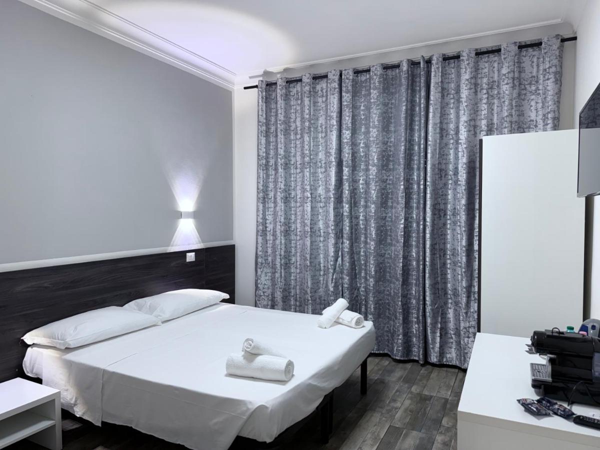 Double Room (1 Adult)