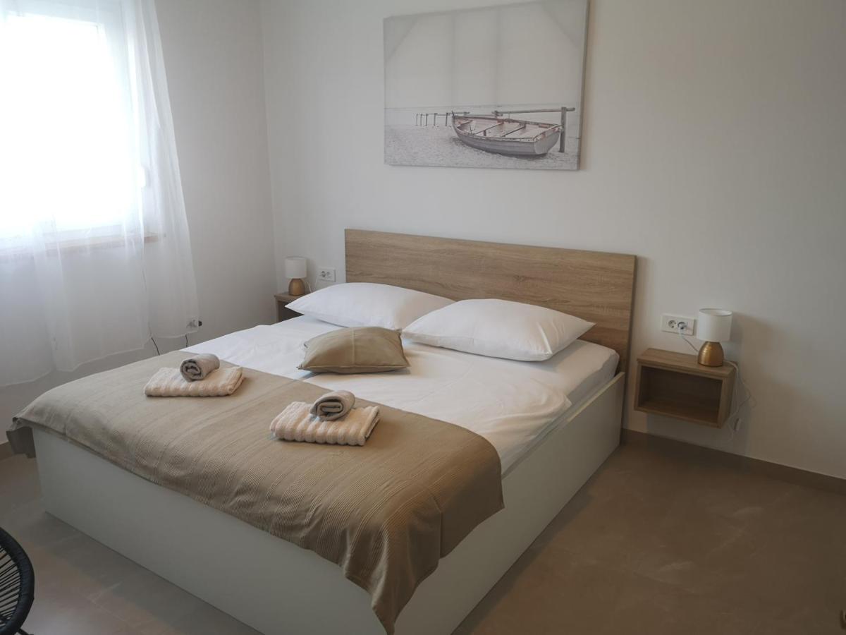 Superior One-Bedroom Apartment