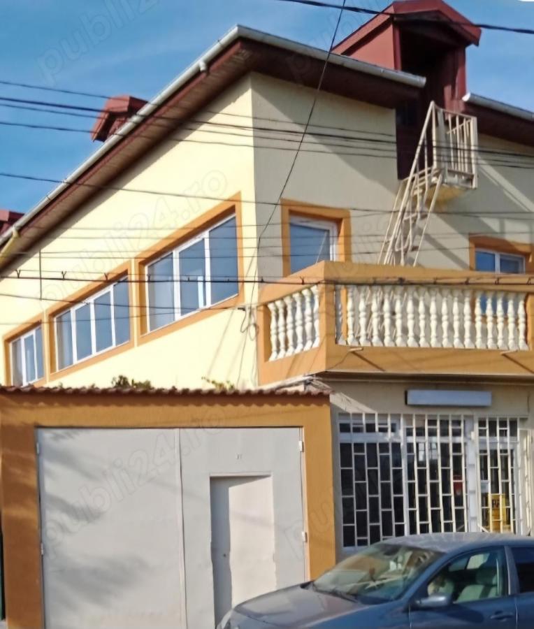 Căsuța galbenă - B&B Bucarest