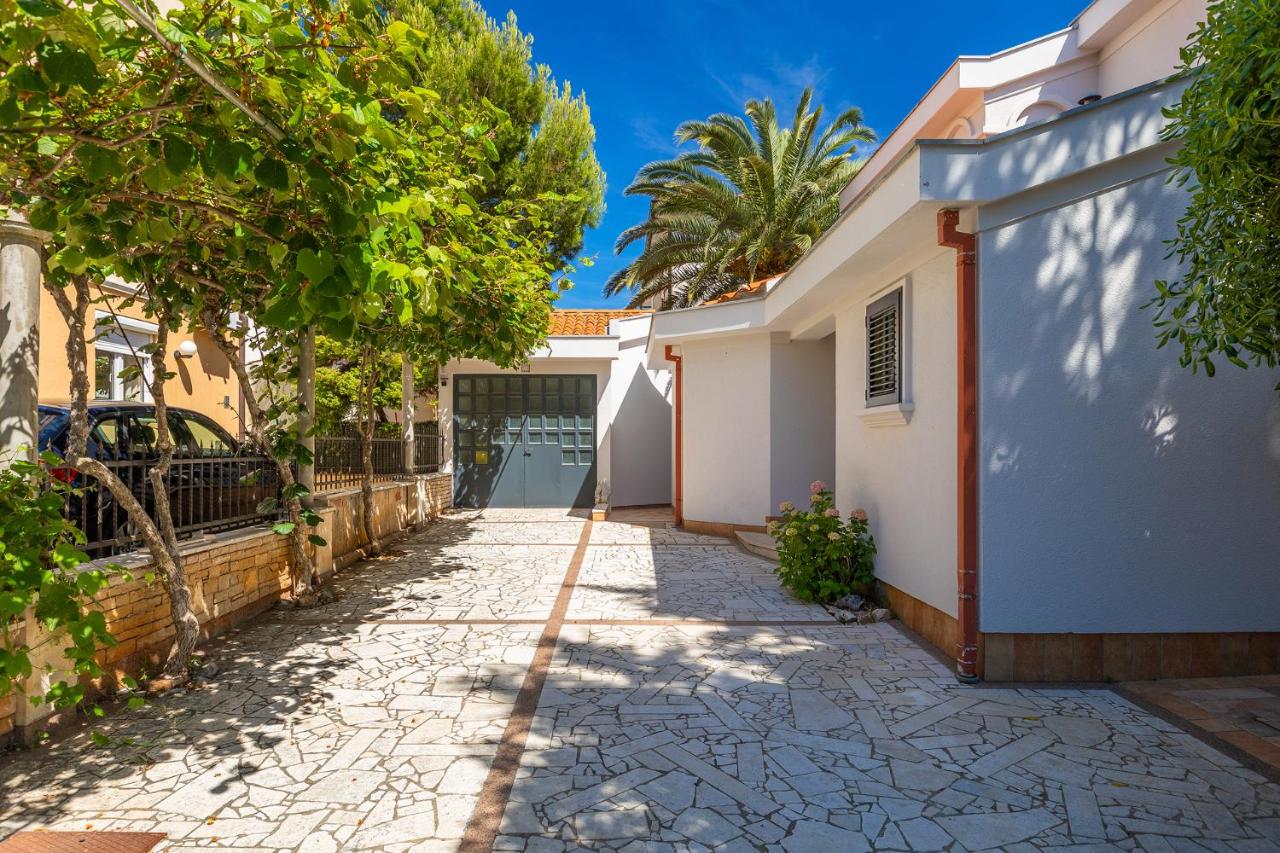 Apartments Loncar - B&B Ližnjan