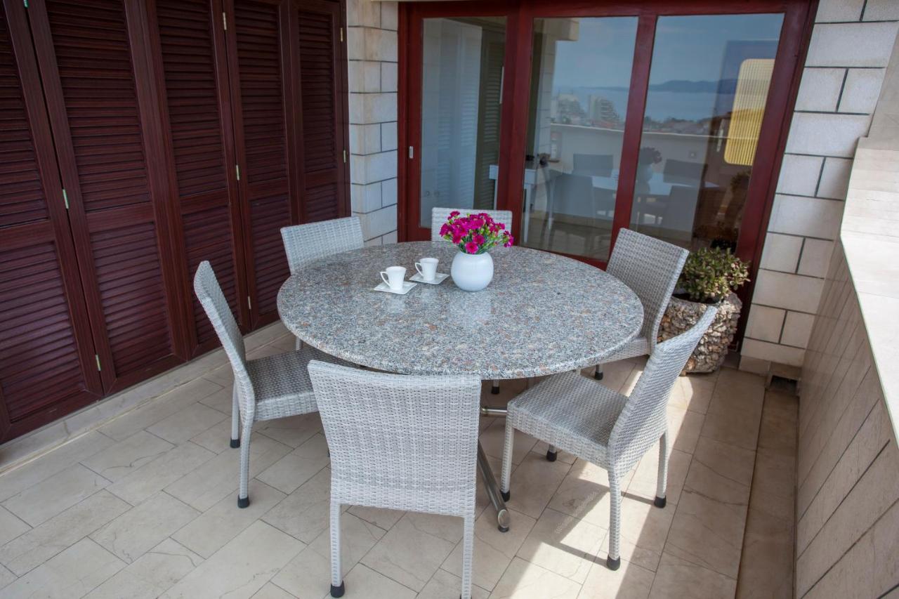 Villa Makarana Apartments - B&B