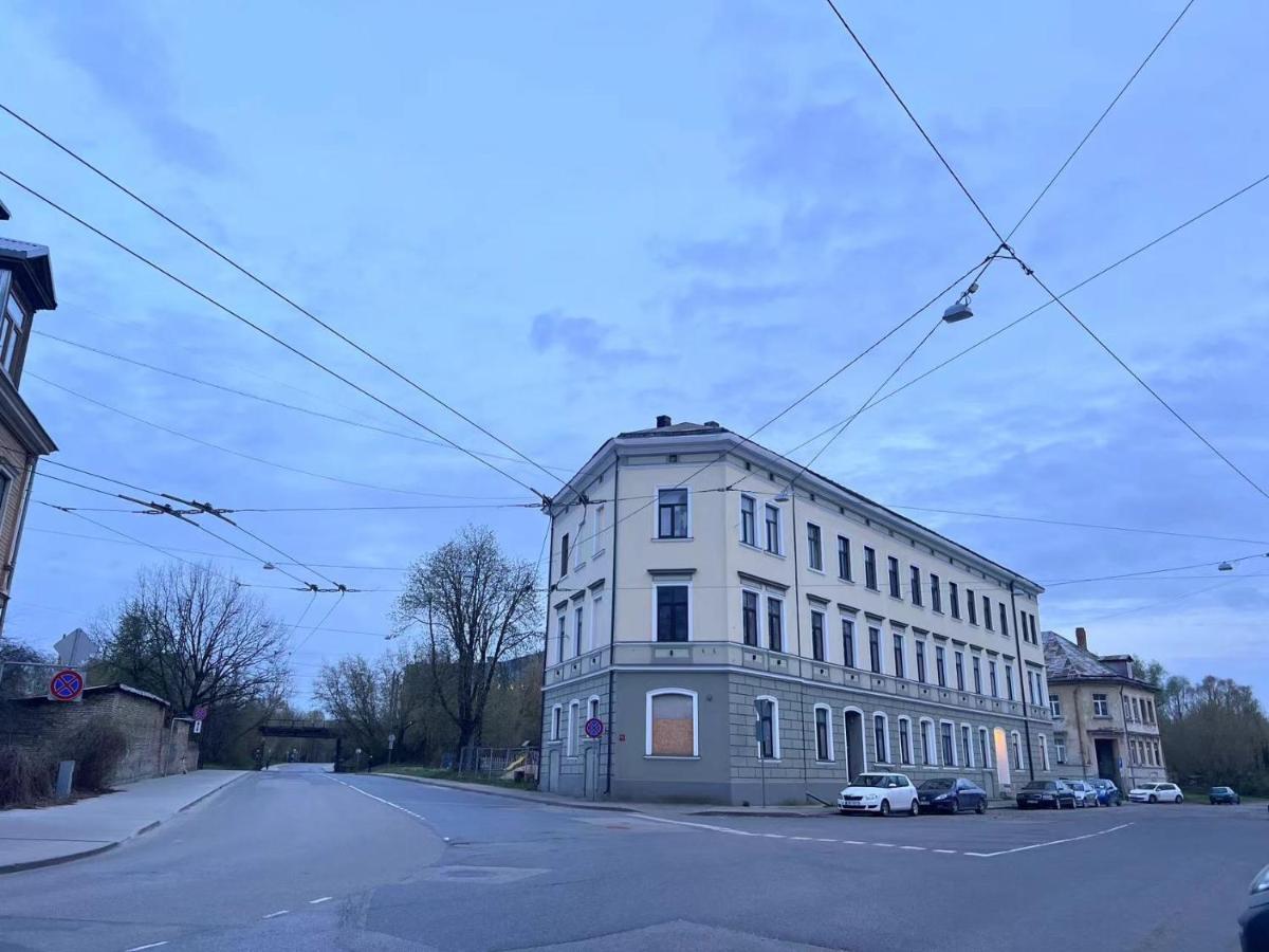 Light & Linen Nest Riga - Near Old Town with FREE Parking! - Chambres d’hôtes Riga