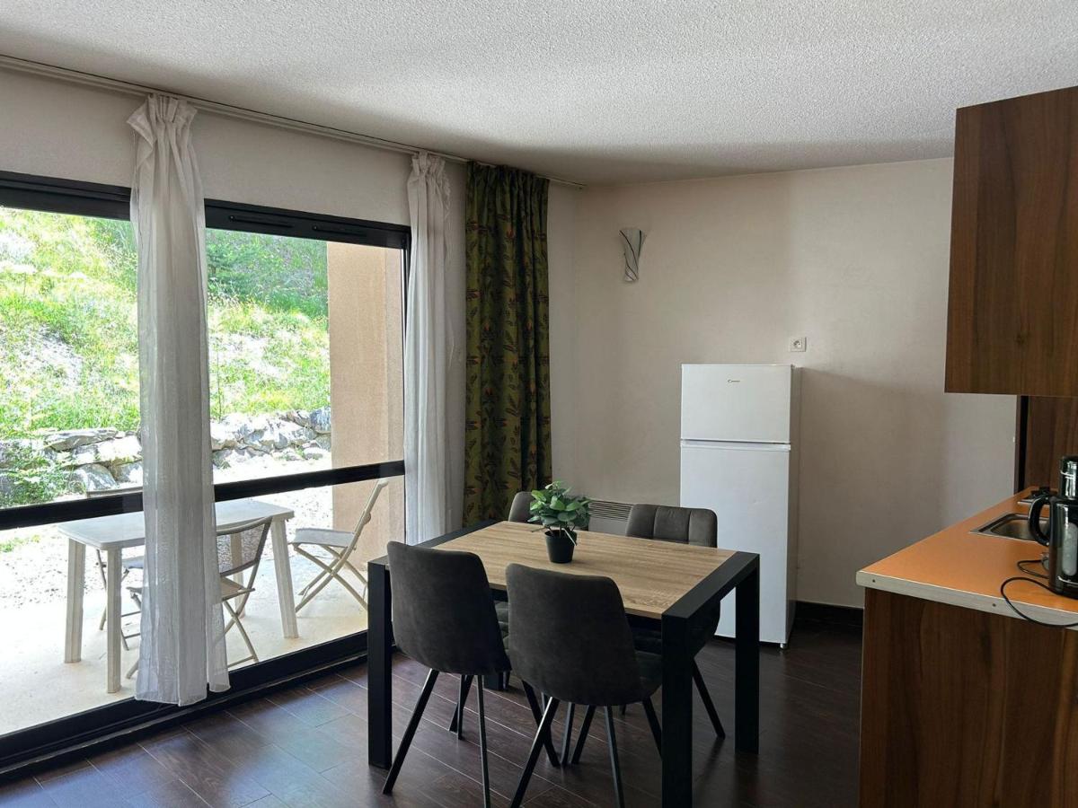 Studio confortable à Jausiers avec terrasse et accès piscine, idéal pour 4 personnes - FR-1-165B-56 - Bed and Breakfast Jausiers