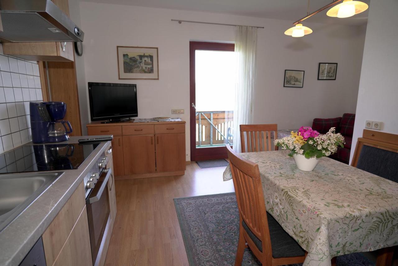 One-Bedroom Apartment with Lake View